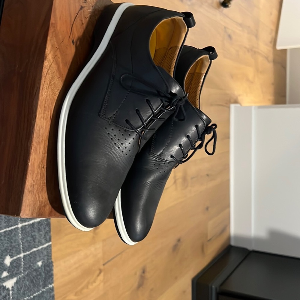 Black Amberjack dress shoes. Worn once